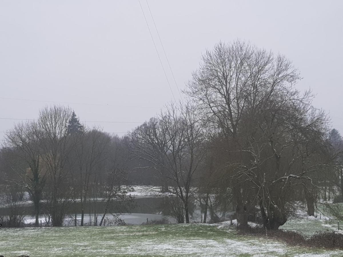 Bed and Breakfast Bocage Belle Histoire Moutiers-Sous-Chantemerle Exterior foto