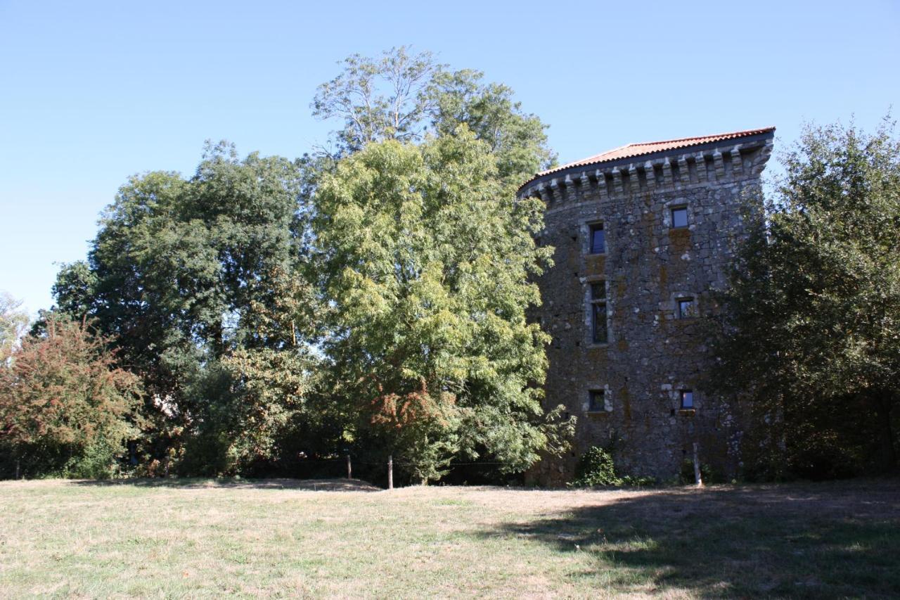 Bed and Breakfast Bocage Belle Histoire Moutiers-Sous-Chantemerle Exterior foto